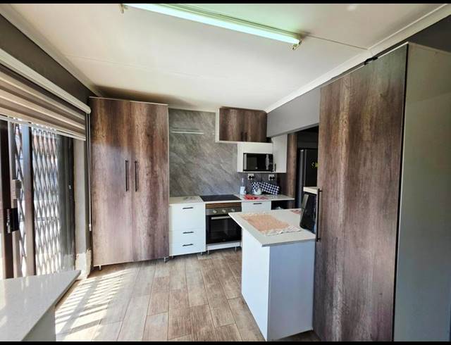 3 BEDROOM HOUSE FOR SALE IN KLOPPERPARK